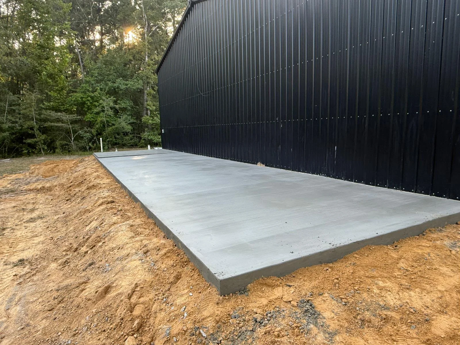 A finished concrete patio by Santoyo’s Concrete