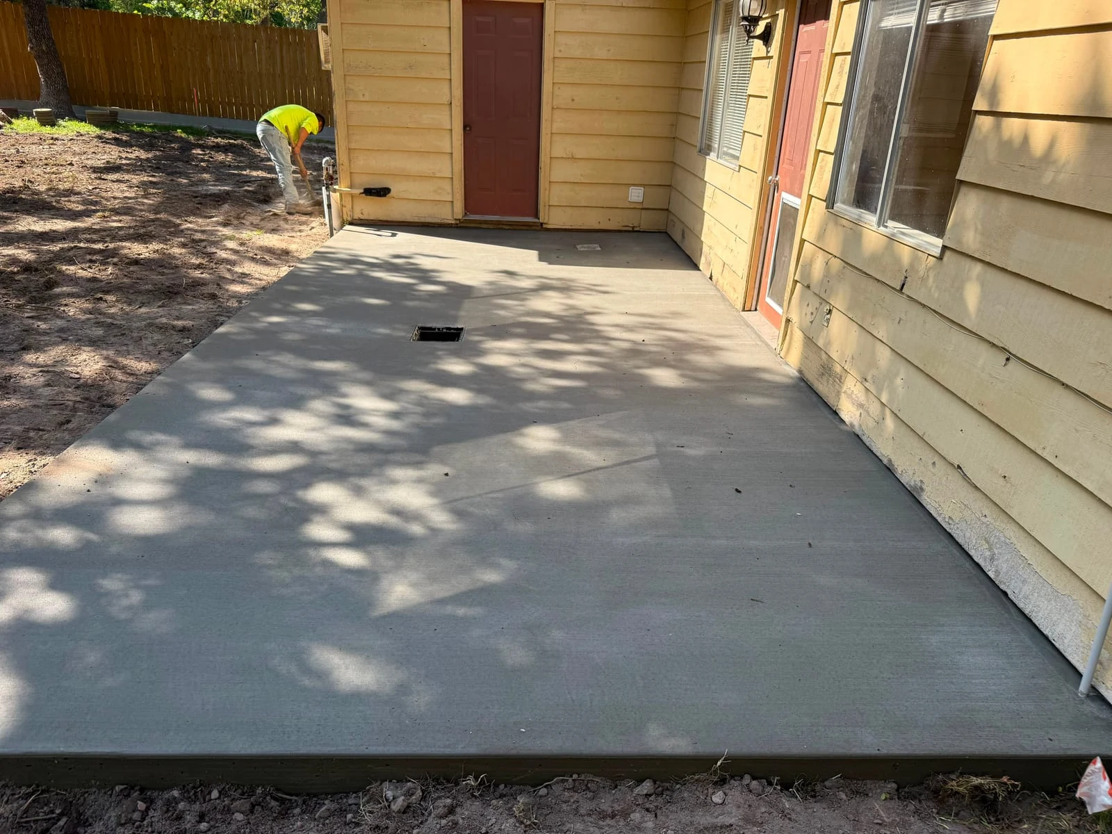 A finished concrete patio by Santoyo’s Concrete