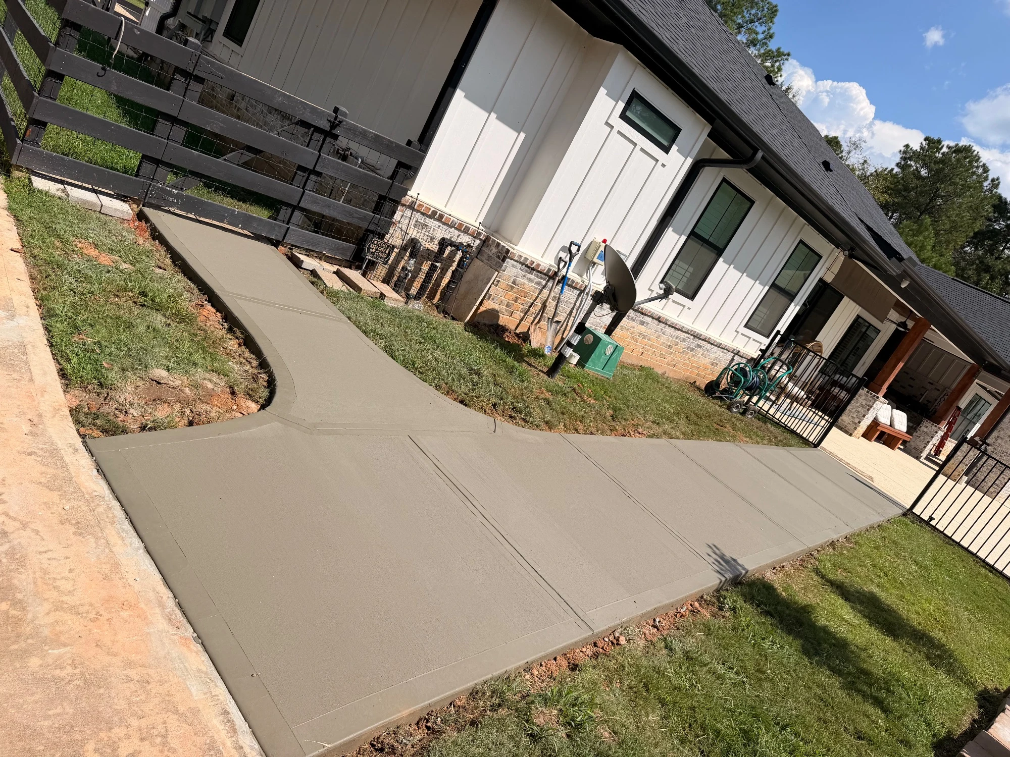 Sidewalk 35’x5’and 10’x4’