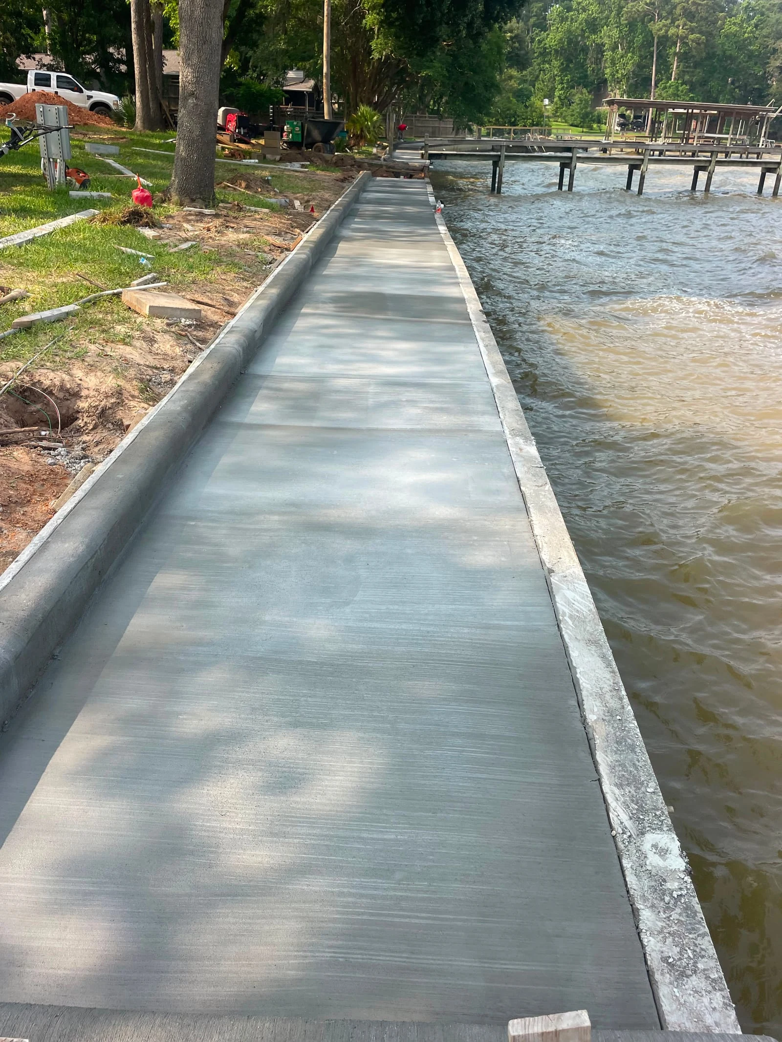 A cast-in-place concrete retaining wall by Santoyo’s Concrete